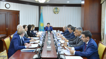 Мәжіліс қоғамдық бақылау және цифрлық активтер туралы заң жобаларын қарайды