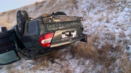 Ақтөбе облысында көлік аударылып, 3 жасар бала көз жұмды