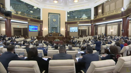 Парламент «төтенше» заң жобаларын дереу қарау туралы өзгерісті қабылдады