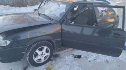 «Мұндай көлік қажет емес»: қостанайлық жігіт айыппұлға бола полицейлердің көзінше көлігінің терезесін шағып тастады