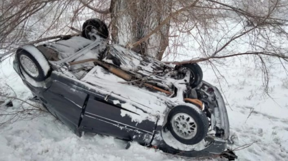 Талдықорған маңында жеңіл көлік аударылып, екі адам мерт болды