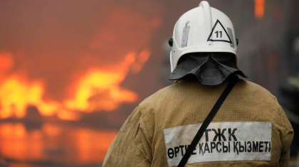 Алтайда тұрғын үй өртеніп, 6 адам эвакуацияланды