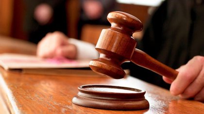 Алматыда полицейлерге шабуыл жасаған 12 адам сотталды