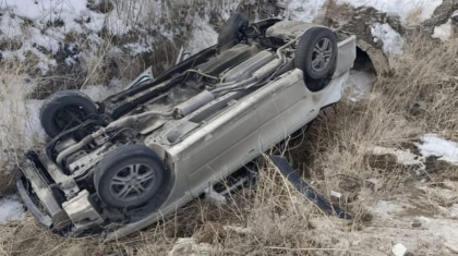 Жетісу облысында минивэн көлігі аударылып қалды