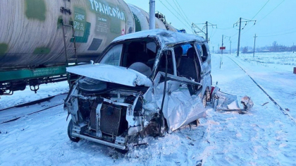 Ақмола облысында автокөлік жүк пойызына соғылып, 3 адам қаза тапты