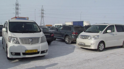 Астанада жүзден астам шетелдік автокөлік иесі наразалыққа шықты