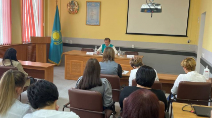 Қарағанды облысында мәслихат депутаттығына кандидат дәрігерлермен бірге медицина саласын талқылады