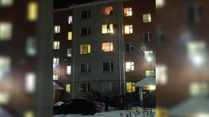 Петропавлдық құтқарушылар 4-ші қабаттан секірмек болған адамды аман алып қалды