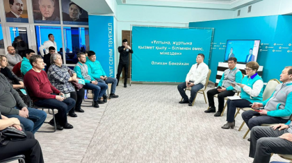 Кандидаттар Қарағандыда тұрғын үйді басқару саласы қызметкерлерімен кездесті