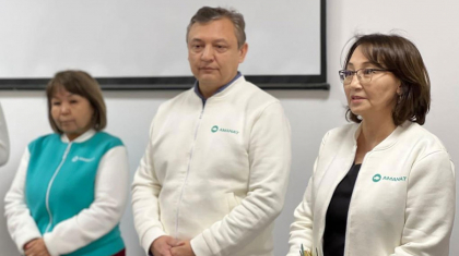 Бұралқы иттер, жол сапасы: Жаңаөзенде кандидаттар маңызды мәселелерді талқылады