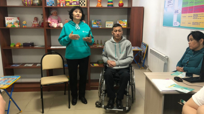 Астанада «AMANAT» партиясының кандидаттары клиника қызметкерлерімен кездесті