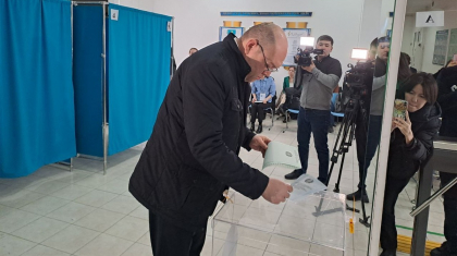 Депутаттар сайлауы: ЖСДП төрағасы Асхат Рахымжанов дауыс берді