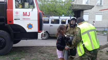 Өскеменде көпқабатты үйдегі өрт кезінде екі бала уланды