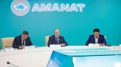 «AMANAT» партиясының мүшелері шенеуніктерге ауыз сусыз өмір сүріп жатқан ауылдарда тұрып көруді ұсынды
