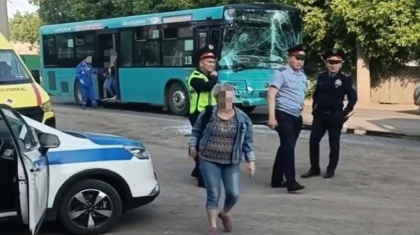 Қарағандыда екі автобус соғылып, үш адам зардап шекті