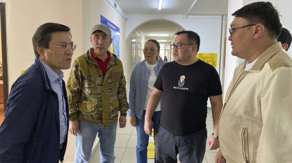 «AMANAT» партиясы Абай облысында өрттен зардап шеккен тұрғындарға кешенді көмек көрсетуде