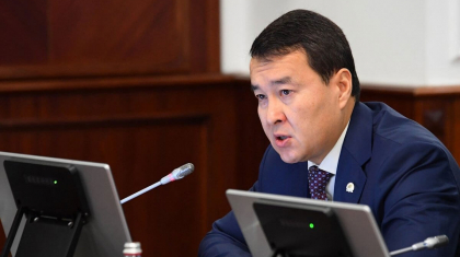 «Олар қағаз жүзінде бар, ал жөндеу жұмыстарына қатыстары жоқ»: Смайылов жұмыстағы науқаншылықты сынады