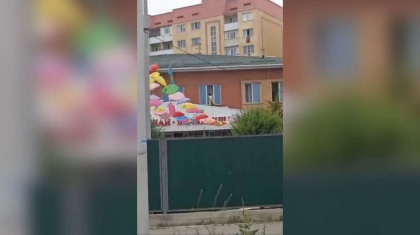 Алматыда балабақшадағы балалар ойыны жұртты шошытты