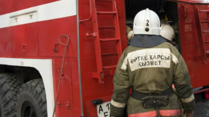 Батыс Қазақстанда контейнер мен екі автобус түгі қалмай жанып кетті