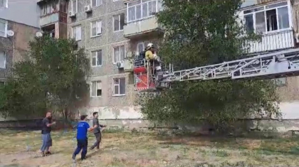 Атырау облысында жанып жатқан үйден үш нәресте құтқарылды