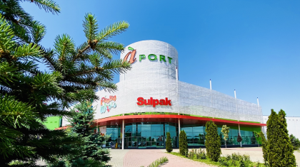 Алматы жанындағы «Aport Mall» сауда орталығының аумағынан адамдар эвакуациялануда