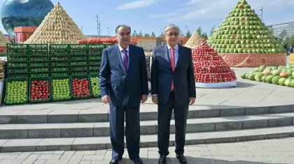 Қасым-Жомарт Тоқаев пен Эмомали Рахмон Тәжікстанның ауыл шаруашылығы көрме-жәрмеңкесін аралады