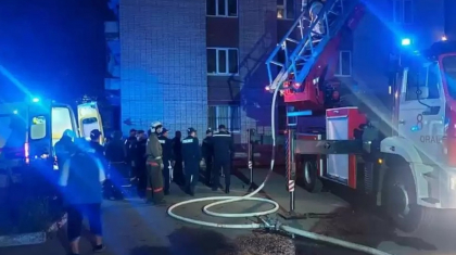 Оралда көпқабатты үй өртеніп, 2 адам көз жұмды