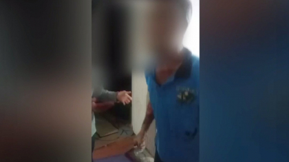 Шымкентте мас ер адам учаскелік полицейге пышақпен тап беріп, жаралаған
