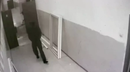 Жетісу облысында мектеп кабинеттеріне жөндеу жасап жүрген жігіт ноутбуктерді ұрлап кеткен