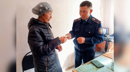 Абай облысында 44 жылдан бері құжатсыз жүрген тұрғын жеке куәлік алды