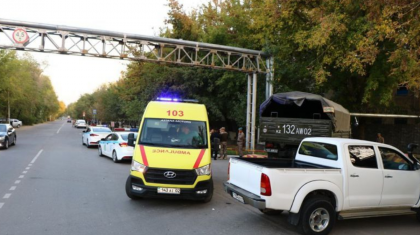 Алматыда әскери жүк көлігі мен мопед соқтығысып, 17 жастағы жігіт көз жұмды