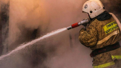 «Терезені сындырып, үйге жалаң аяқ кірген»: шымкенттік әйел алты баланы өрттен құтқарды