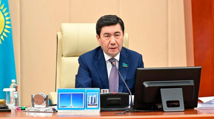 «Депутаттық сауалдың деңгейі жаңа сатыға көтерілді»: Қошанов Мәжіліс жұмысын қорытындылады