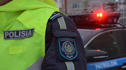 Абай облысы Жарма ауданының тұрғыны жаңа жылды полицейлермен бірге жолда қарсы алды