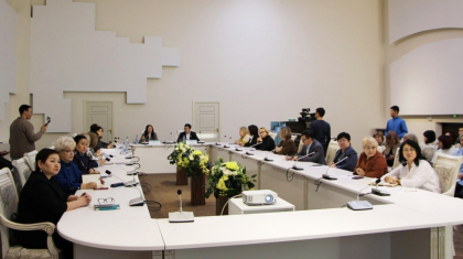 Павлодарда депутаттар кәсіби отбасыларды қабылдау институтын енгізуді талқылады