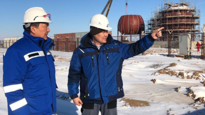 Мәжіліс депутаты Атыраудағы газ өңдеу зауытының құрылысымен танысты