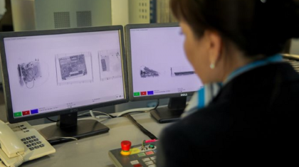 Астана әуежайында шетелге 160 мың долларды әкетпек болған жолаушы ұсталды