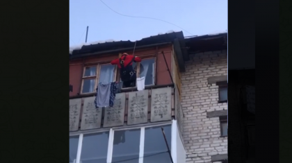 Алматы облысында пәтерде қамалып қалған үш жасар қыз құтқарылды