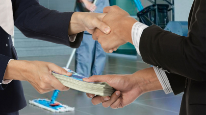 Қызылорда, Шымкентте мектепте еден жуушы болу үшін 500 мың теңге сұрайды - депутат Мұқаев