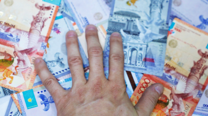 Жалған көмек сұраған алаяқтарға 660 мыңнан астам қазақстандық ақша жолдаған