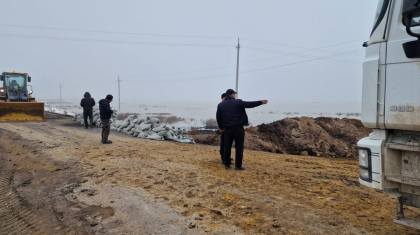 «Жұмыла көтерген жүк жеңіл»: Тайтөбеліктер бөгетті нығайтып, қауіпті сейілтті