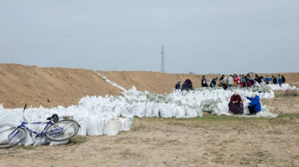 Атырауда бірнеше күн ішінде 100 шақырымнан астам қорғаныс бөгеті салынды