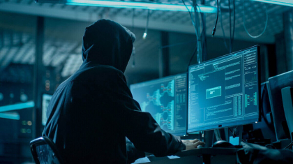 Қарағандыда зейнеткер интернет алаяқтарға 50 млн теңге аудара жаздаған