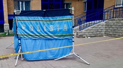 Ақтөбеде жасөспірім қыз көпқабатты үйдің төбесінен секіріп кетті