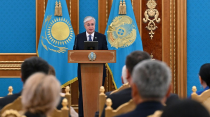 Шетелдіктер де, өз азаматтарымыз да Қазақстанды жемқорлыққа белшесінен батқан ел деп ойлайды – Тоқаев