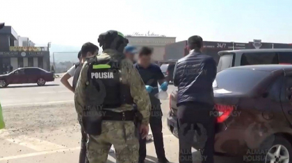Алматыда есірткі сатқан жұп 17 жылға сотталды (ВИДЕО)
