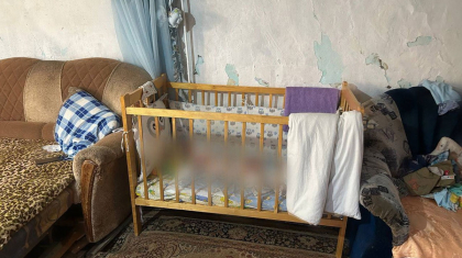 Балаларының жылағанына ашуланған ана 4 айлық сәбиін диванға ұрып өлтірген