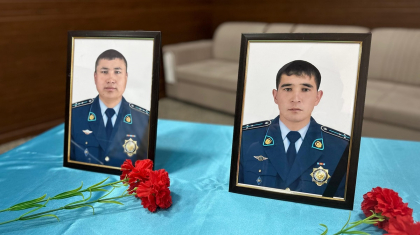 ІІМ басшысы жол апатынан қаза болған полицейлердің отбасыларына көңіл айтты