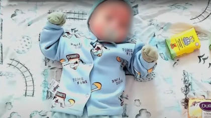 Ақтөбе облысының дәрігерлері өлім аузындағы баланы анасымен бірге таксиге мінгізіп жіберген (ВИДЕО)