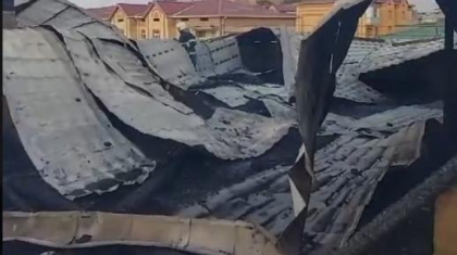 Түркістан облысында көп қабатты үйдің шатыры өртеніп, 50 адам эвакуацияланды